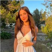 Diplomata con 100/100 nell'indirizzo chimica e materiali e attualmente studentessa di Ingegneria Informatica in Spagna